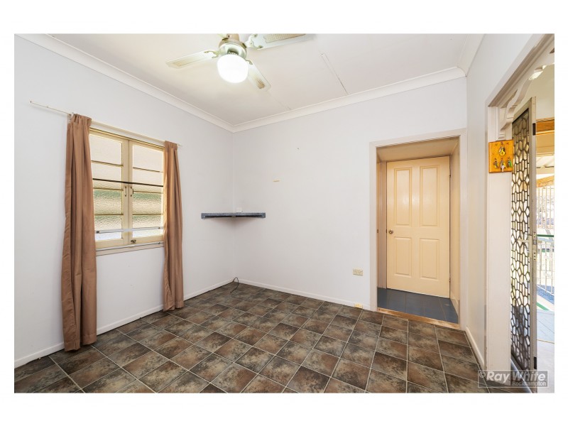 17 Cowap Street, Park Avenue QLD 4701