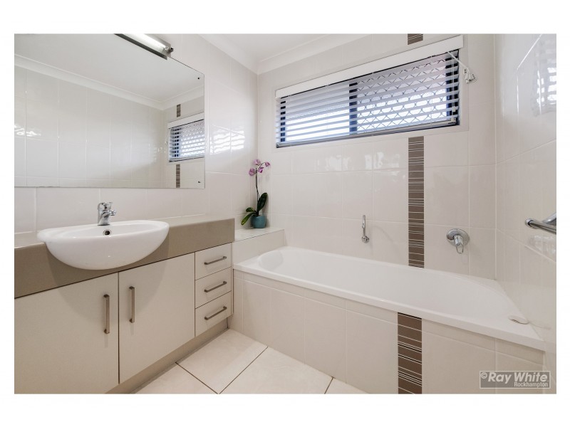 62 Buxton Drive, Gracemere QLD 4702