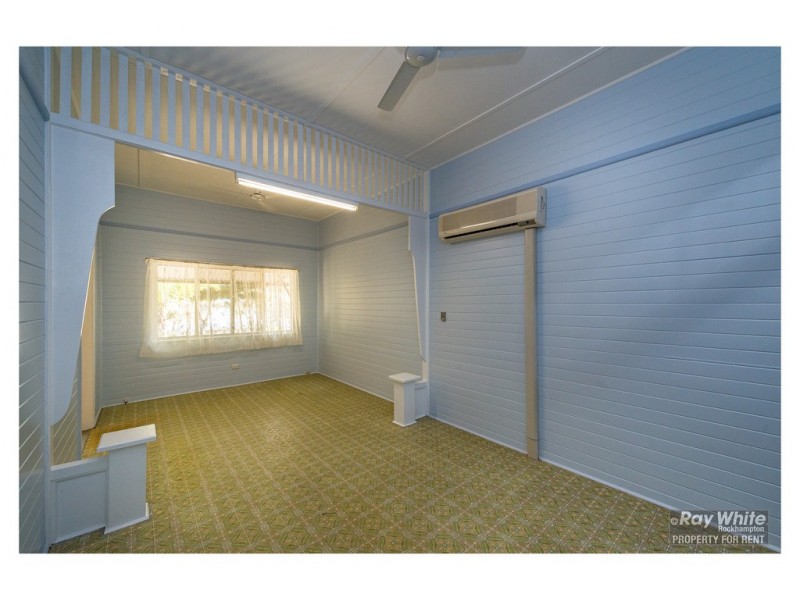 1/352 Lakes Creek Road, Koongal QLD 4701