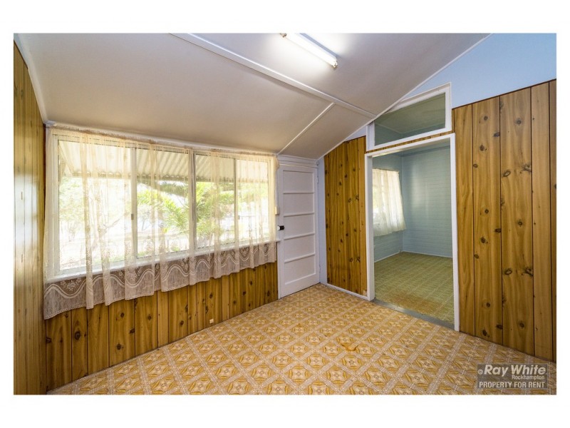 1/352 Lakes Creek Road, Koongal QLD 4701