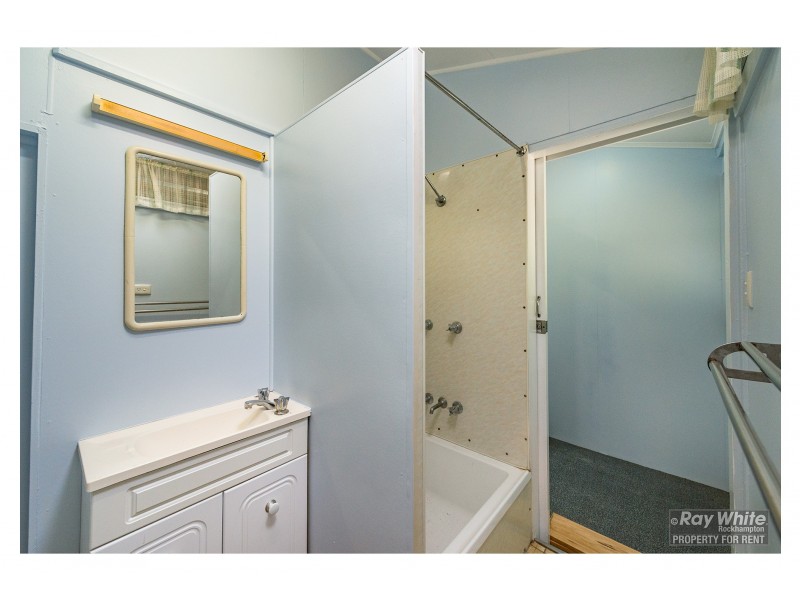 1/352 Lakes Creek Road, Koongal QLD 4701