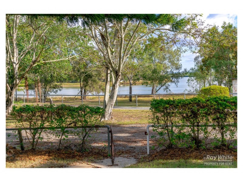 1/352 Lakes Creek Road, Koongal QLD 4701