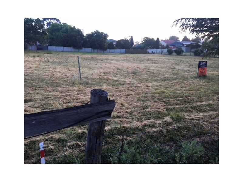 21 Campbell Street, Coolah NSW 2843