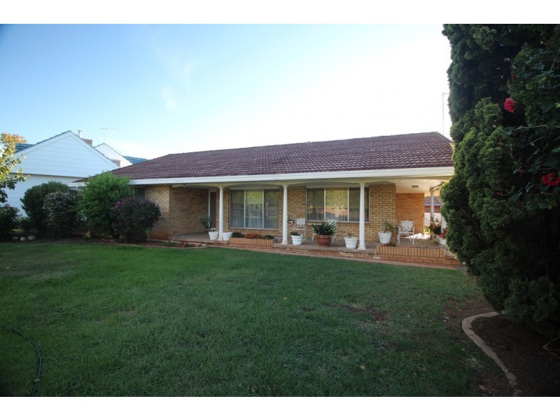 19 Breen Street, Gunnedah NSW 2380