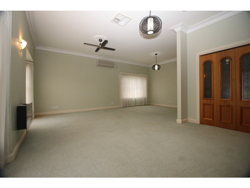 11 Hillcrest Road, Gunnedah NSW 2380