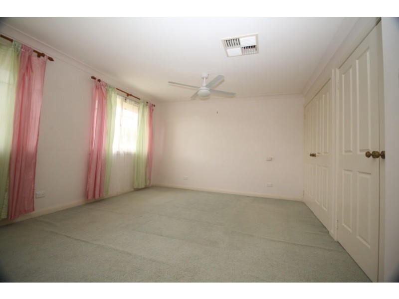 11 Hillcrest Road, Gunnedah NSW 2380