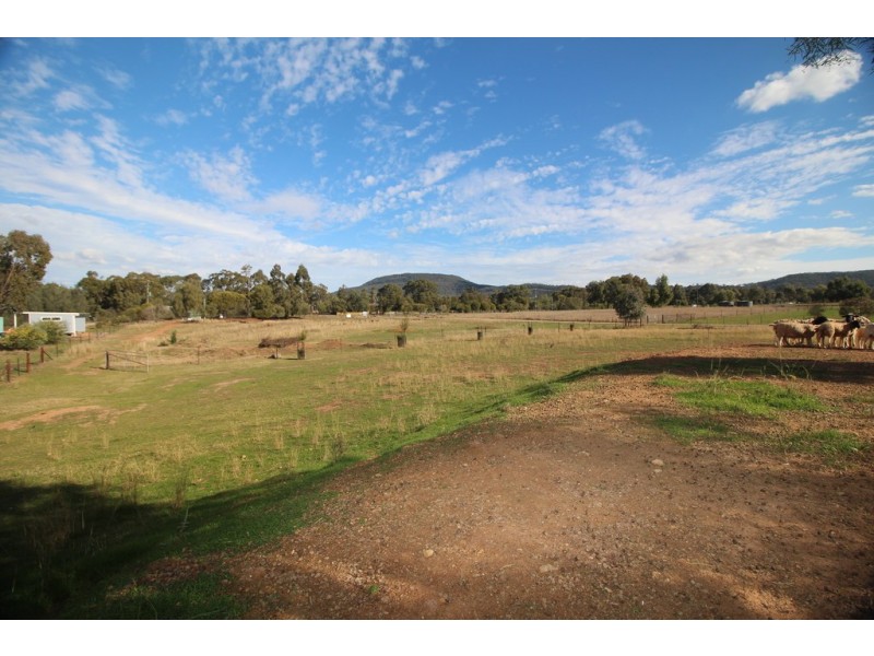 22 Reading Road, Gunnedah NSW 2380