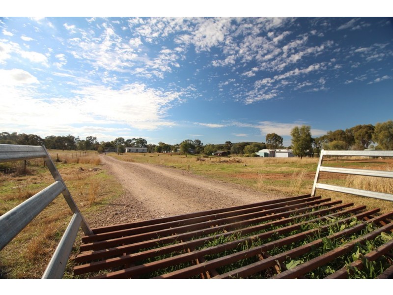 22 Reading Road, Gunnedah NSW 2380