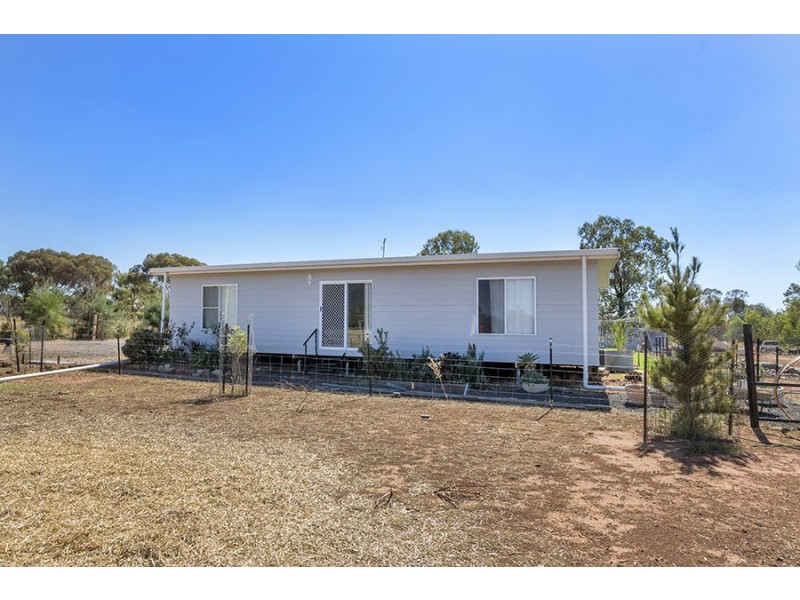 22 Reading Road, Gunnedah NSW 2380