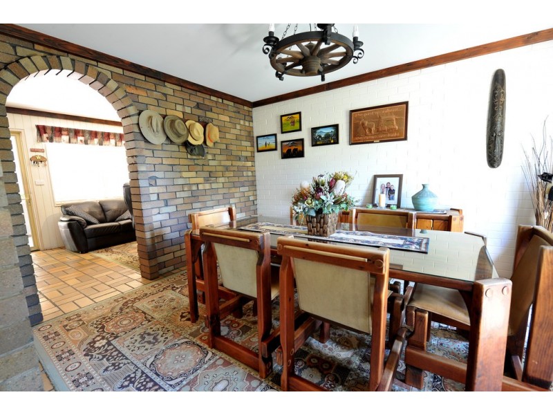 27 Ross Road, Gunnedah NSW 2380