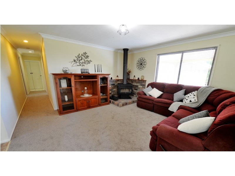 27 Ross Road, Gunnedah NSW 2380