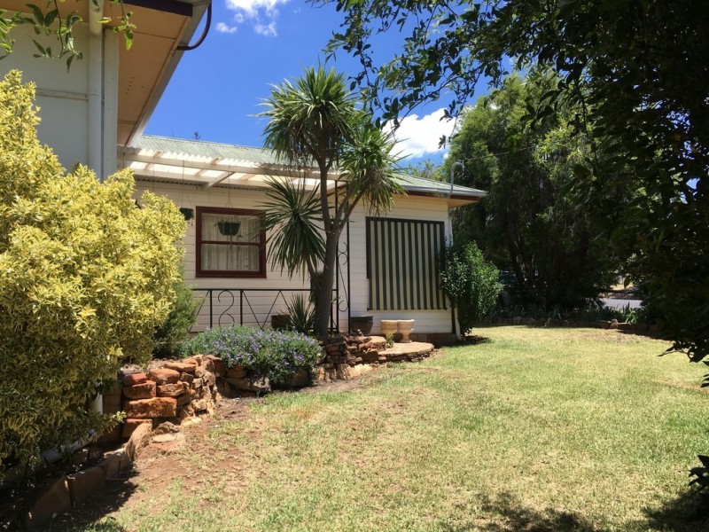 1 McLean Street, Coolah NSW 2843