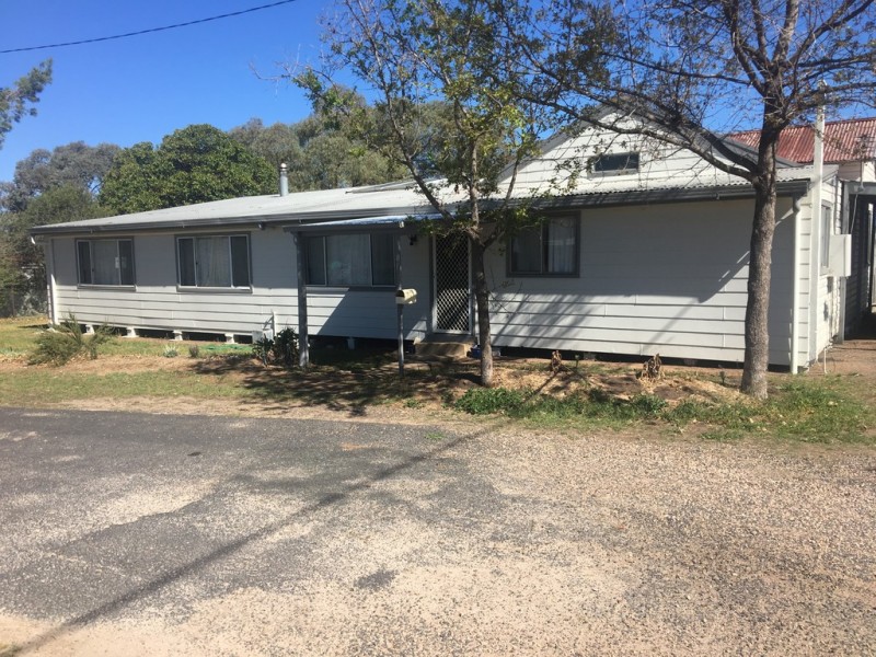 76 Railway Ave, Coolah NSW 2843