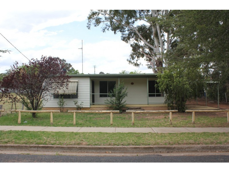 17 Campbell Street, Coolah NSW 2843