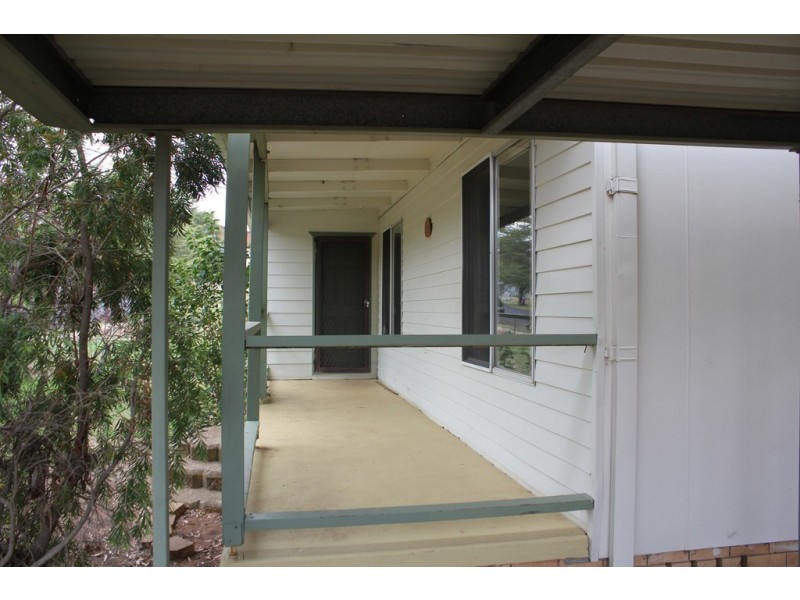 17 Campbell Street, Coolah NSW 2843