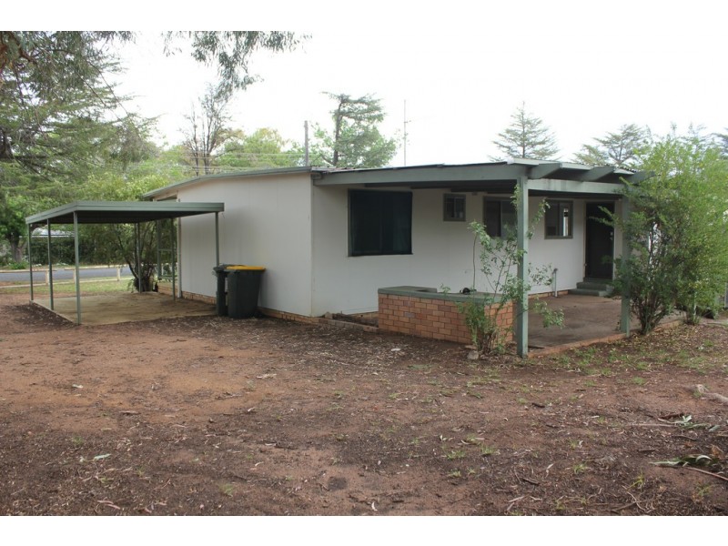 17 Campbell Street, Coolah NSW 2843