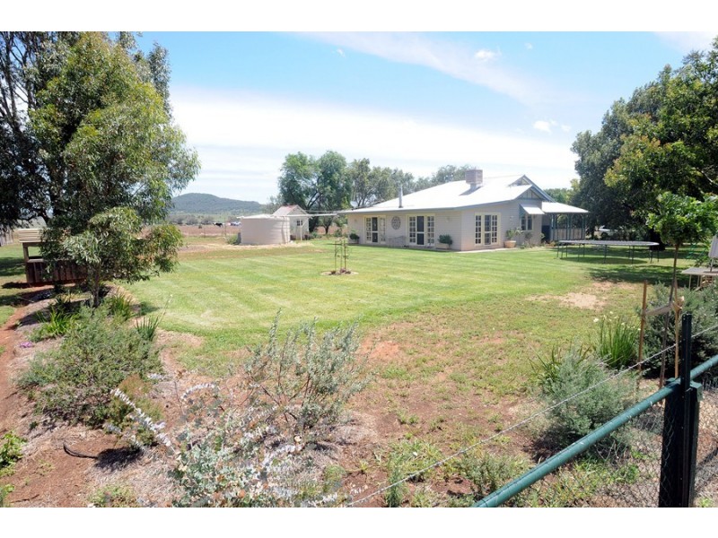 “SugarLoaf” Oxley Hwy, Gunnedah NSW 2380