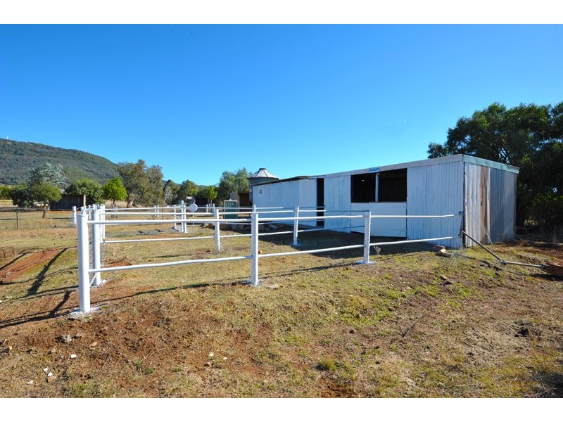 28 Carlyon Avenue, Gunnedah NSW 2380