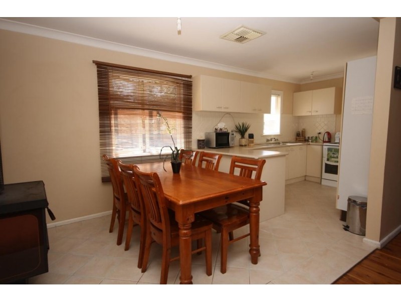 4 John Gray Avenue, Wee Waa NSW 2388
