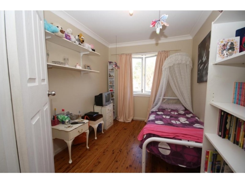 4 John Gray Avenue, Wee Waa NSW 2388