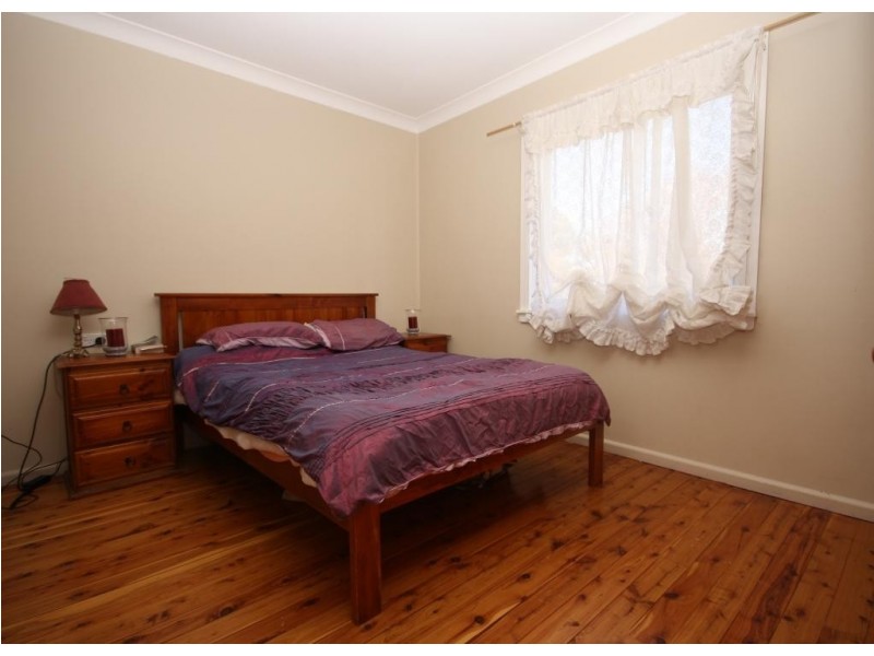 4 John Gray Avenue, Wee Waa NSW 2388