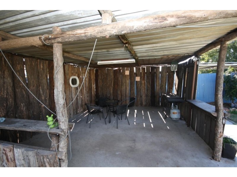 4 John Gray Avenue, Wee Waa NSW 2388