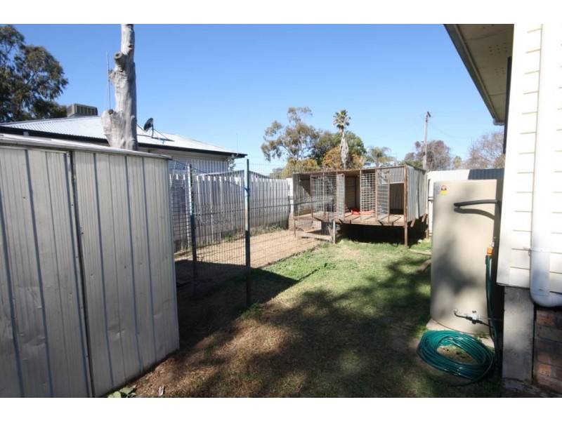 4 John Gray Avenue, Wee Waa NSW 2388