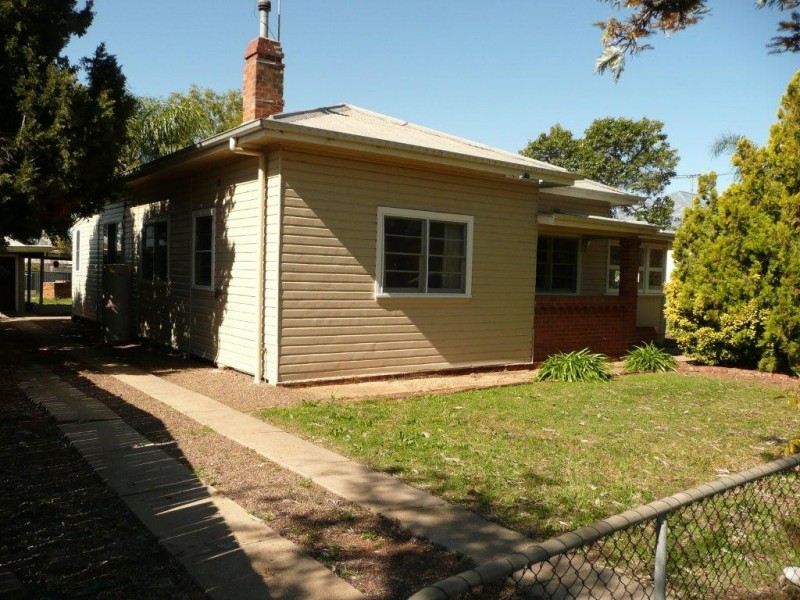 4 Eighth Division Memorial Ave, Gunnedah NSW 2380