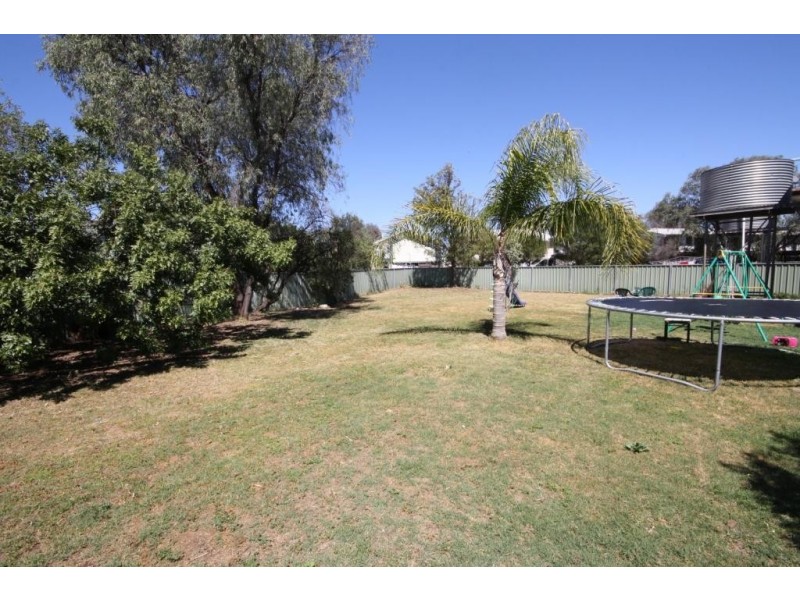 4 Milner Place, Narrabri NSW 2390