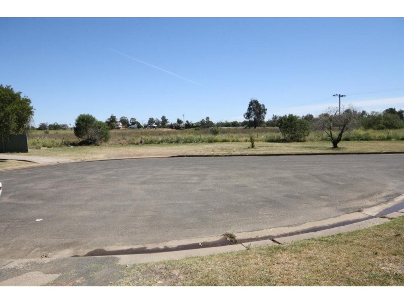 4 Milner Place, Narrabri NSW 2390