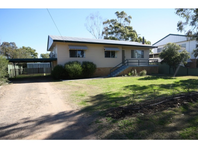 33 Guest Street, Narrabri NSW 2390