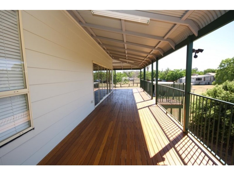 6 Peele Street, Narrabri NSW 2390