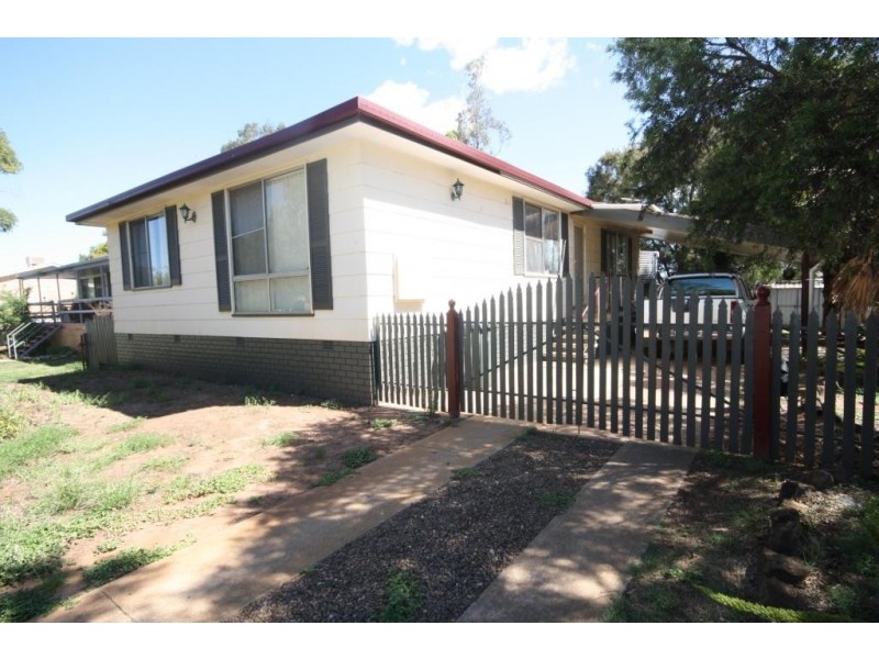 17 Haley Avenue, Narrabri NSW 2390