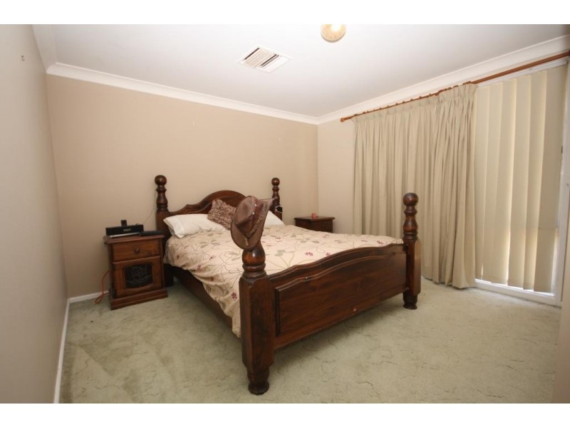 17 Haley Avenue, Narrabri NSW 2390