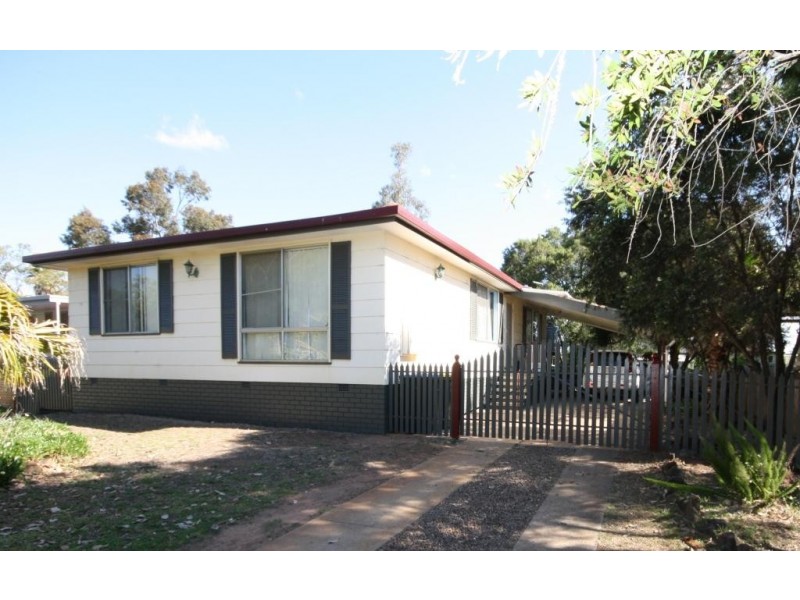 17 Haley Avenue, Narrabri NSW 2390