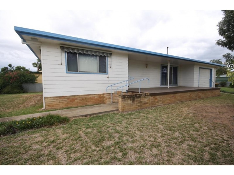 2 Cowper Street, Wee Waa NSW 2388