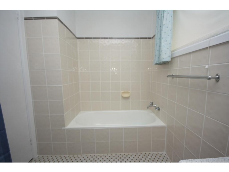 2 Cowper Street, Wee Waa NSW 2388