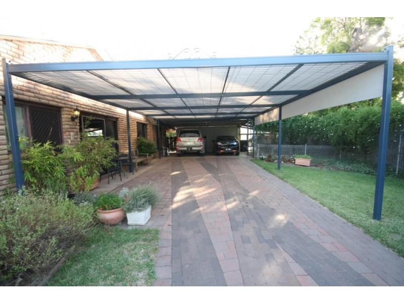 2 Lenore Crescent, Wee Waa NSW 2388