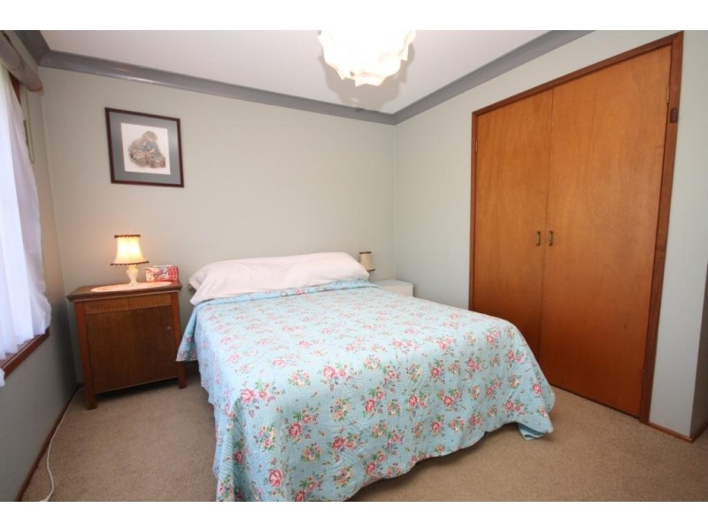 2 Lenore Crescent, Wee Waa NSW 2388