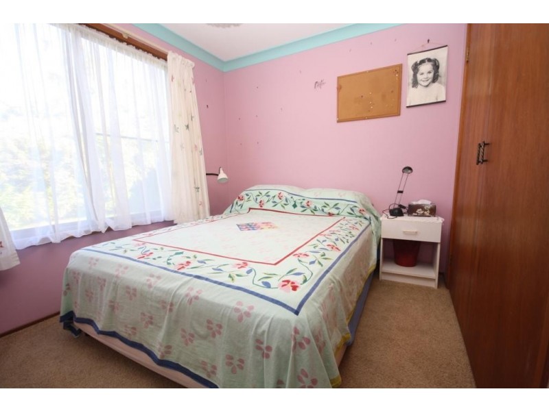 2 Lenore Crescent, Wee Waa NSW 2388