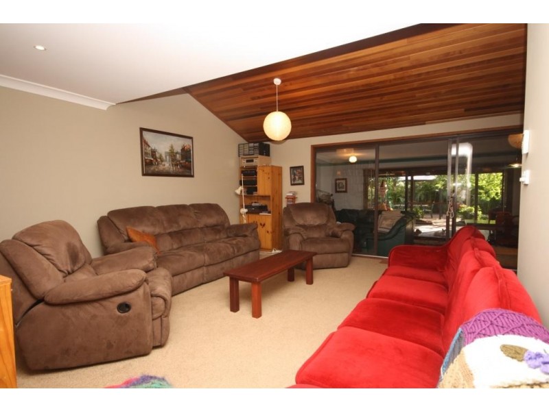 2 Lenore Crescent, Wee Waa NSW 2388