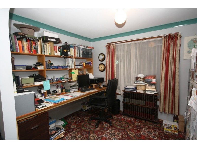 2 Lenore Crescent, Wee Waa NSW 2388