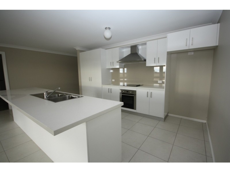 202 Riverside Drive, Narrabri NSW 2390