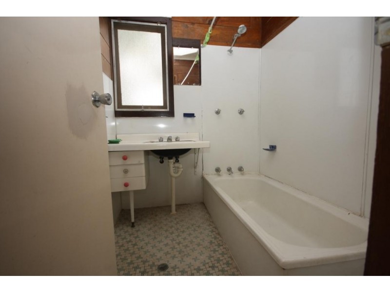 22 Charles, Wee Waa NSW 2388