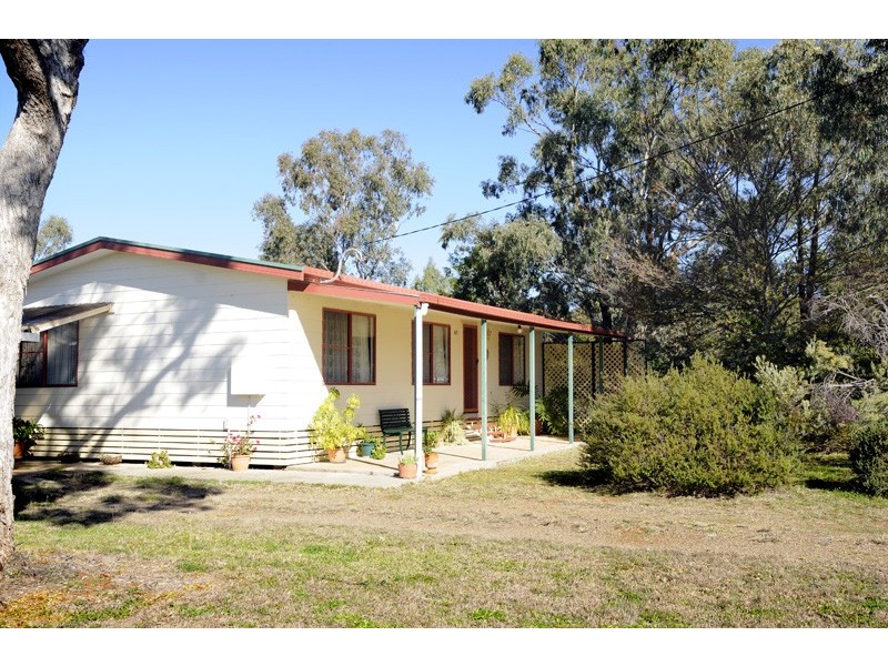 67 pine St, Curlewis NSW 2381