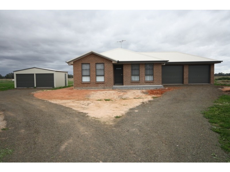 226 Riverside Drive, Narrabri NSW 2390