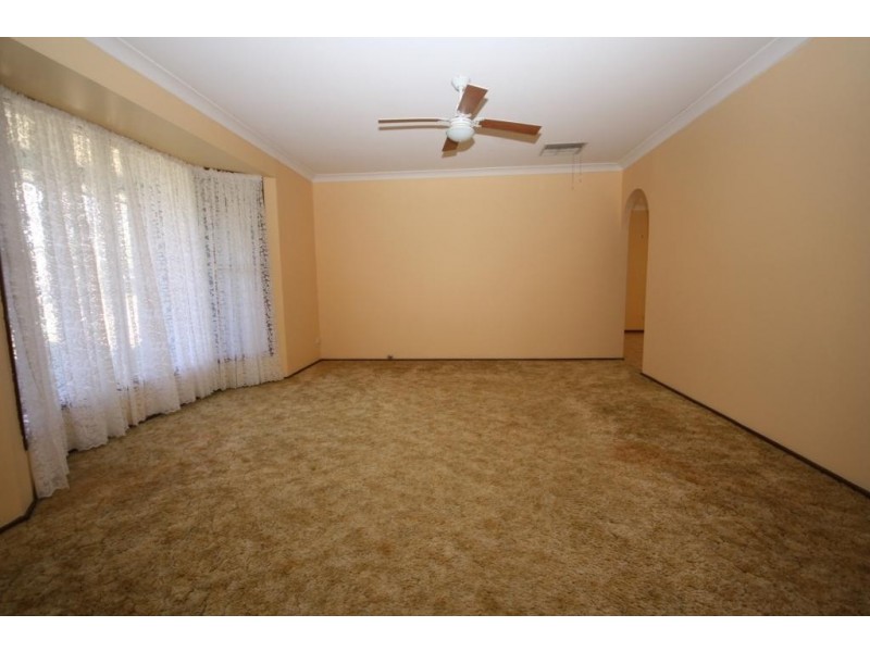 10 Lenore Crescent, Wee Waa NSW 2388