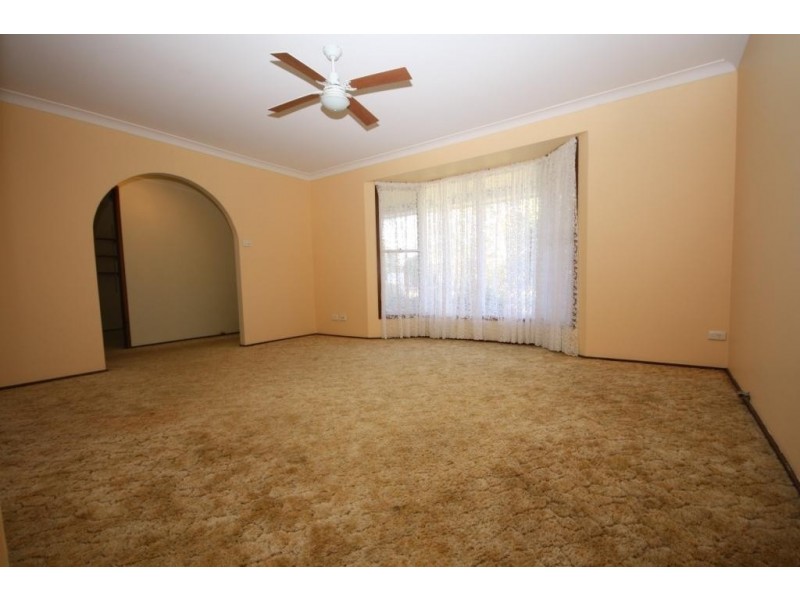 10 Lenore Crescent, Wee Waa NSW 2388