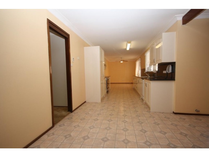 10 Lenore Crescent, Wee Waa NSW 2388