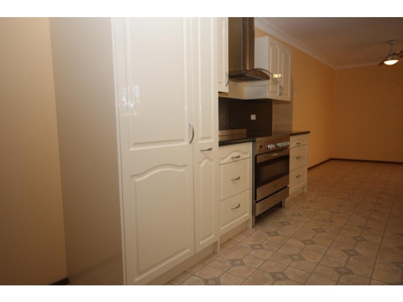 10 Lenore Crescent, Wee Waa NSW 2388